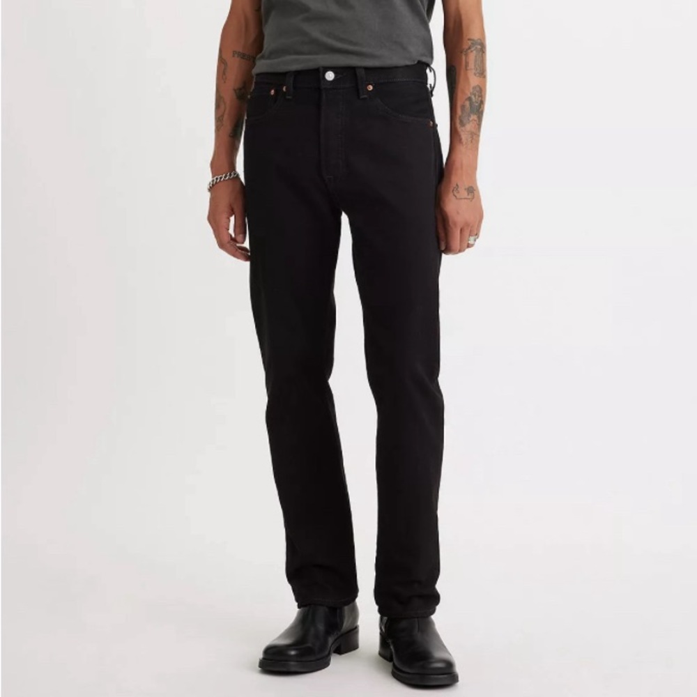 Black Men’s Levi straight leg jeans 36x32